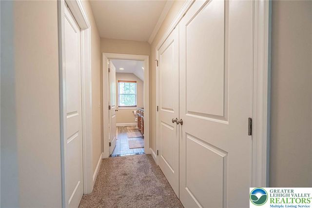 1050 Kressler Road, Lower Macungie Twp, PA 18103