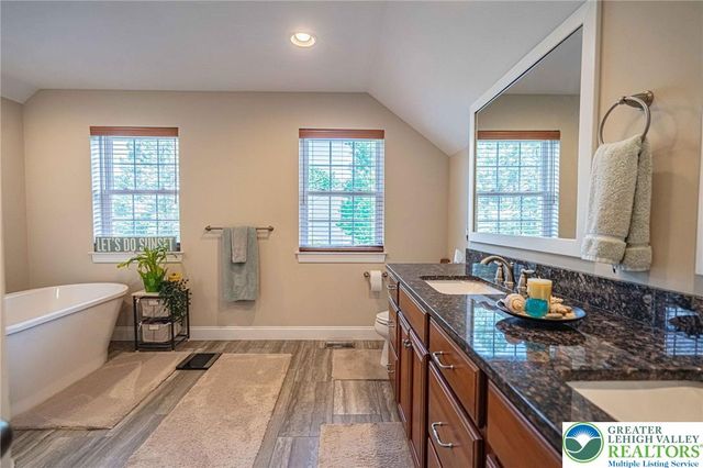 1050 Kressler Road, Lower Macungie Twp, PA 18103