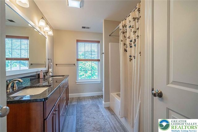 1050 Kressler Road, Lower Macungie Twp, PA 18103