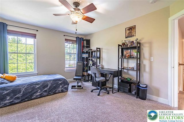 1050 Kressler Road, Lower Macungie Twp, PA 18103