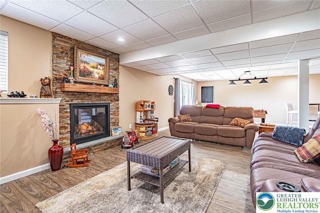 1050 Kressler Road, Lower Macungie Twp, PA 18103