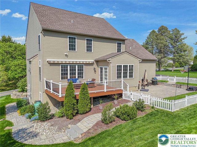 1050 Kressler Road, Lower Macungie Twp, PA 18103