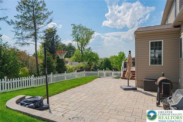 1050 Kressler Road, Lower Macungie Twp, PA 18103