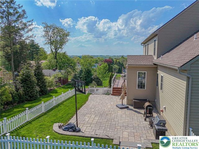 1050 Kressler Road, Lower Macungie Twp, PA 18103