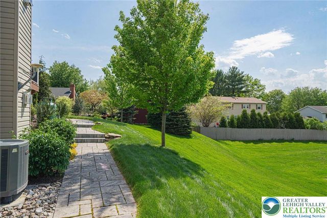 1050 Kressler Road, Lower Macungie Twp, PA 18103