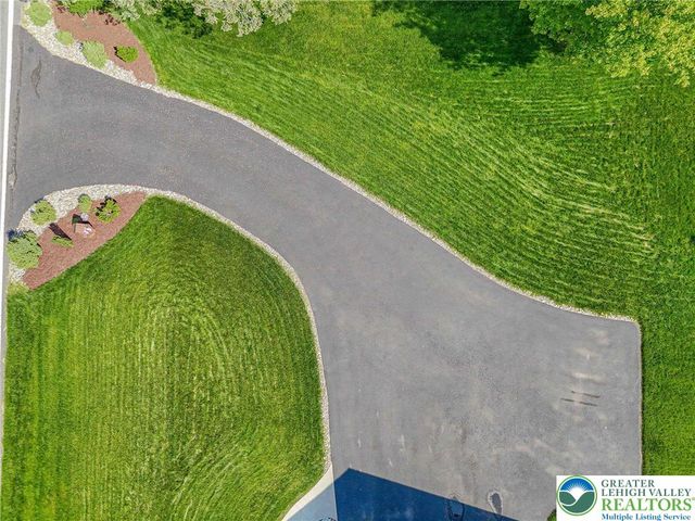 1050 Kressler Road, Lower Macungie Twp, PA 18103