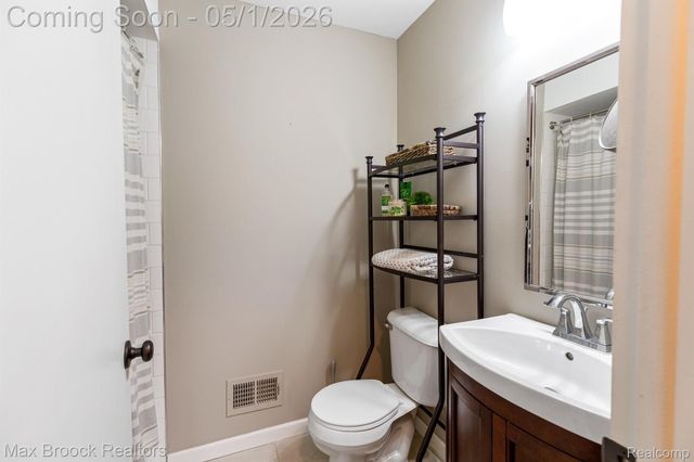 3818 EDGELAND Avenue, Royal Oak, MI 48073