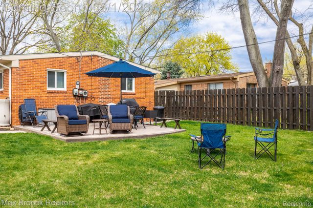3818 EDGELAND Avenue, Royal Oak, MI 48073