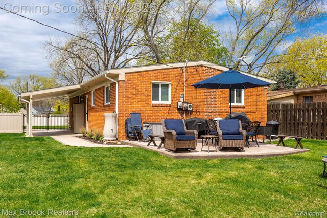 3818 EDGELAND Avenue, Royal Oak, MI 48073