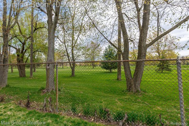 3818 EDGELAND Avenue, Royal Oak, MI 48073