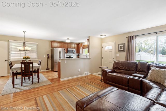 3818 EDGELAND Avenue, Royal Oak, MI 48073
