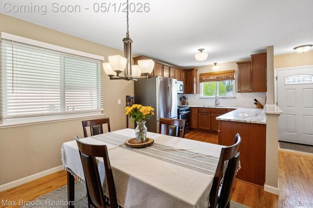 3818 EDGELAND Avenue, Royal Oak, MI 48073
