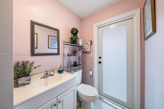 897 W 36th Street, Hialeah, FL 33012
