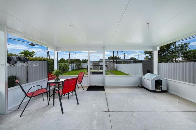 897 W 36th Street, Hialeah, FL 33012