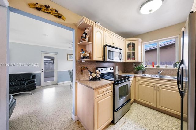 897 W 36th Street, Hialeah, FL 33012