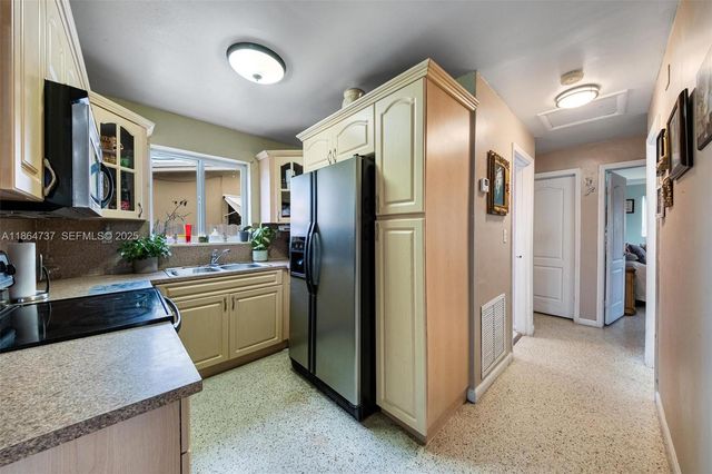897 W 36th Street, Hialeah, FL 33012
