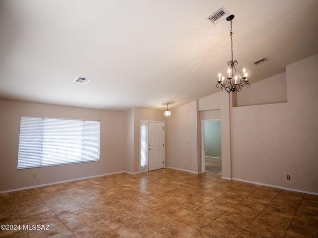 5471 N Vía Umbrosa, Tucson, AZ 85750