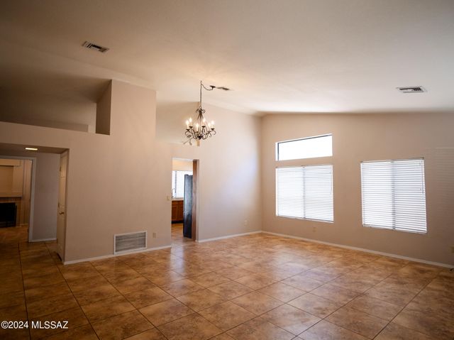 5471 N Vía Umbrosa, Tucson, AZ 85750