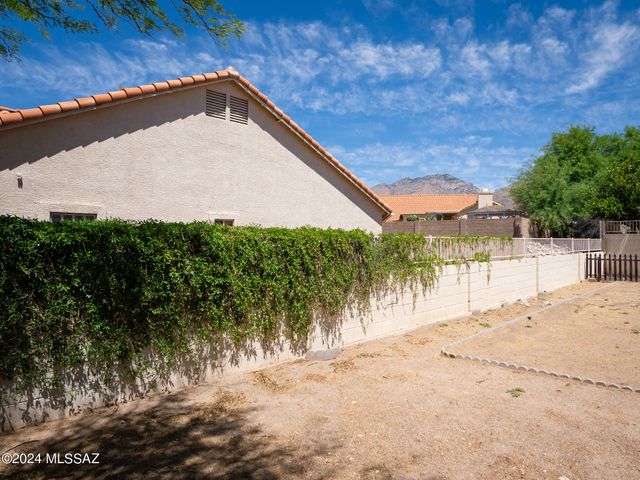 5471 N Vía Umbrosa, Tucson, AZ 85750