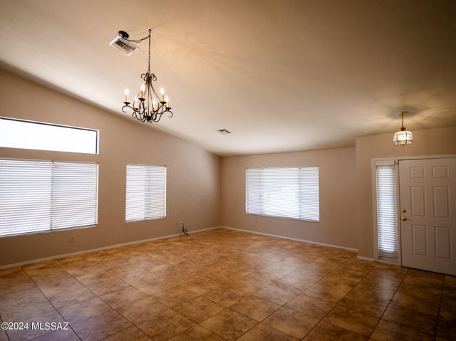5471 N Vía Umbrosa, Tucson, AZ 85750