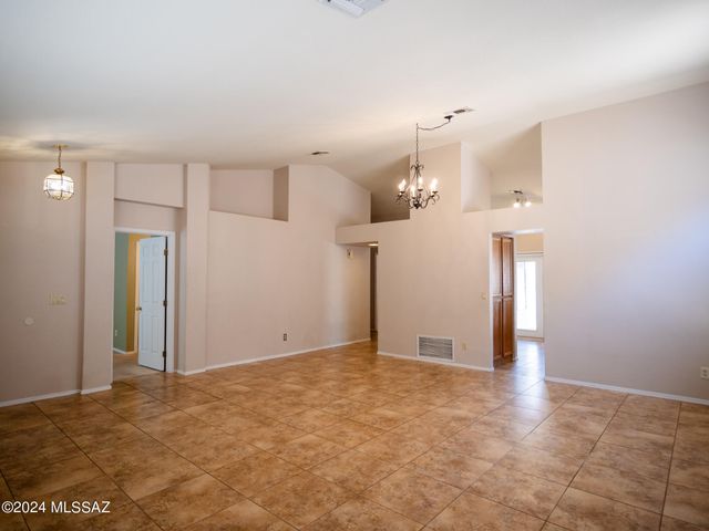 5471 N Vía Umbrosa, Tucson, AZ 85750