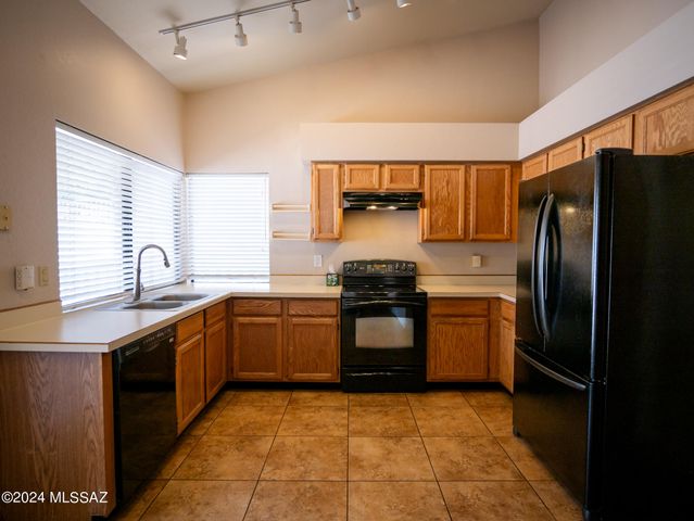 5471 N Vía Umbrosa, Tucson, AZ 85750