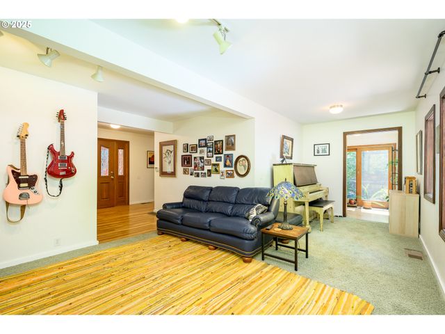 9920 Sw GILBERT CREEK Rd, Willamina, OR 97396