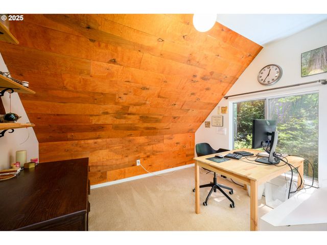 9920 Sw GILBERT CREEK Rd, Willamina, OR 97396