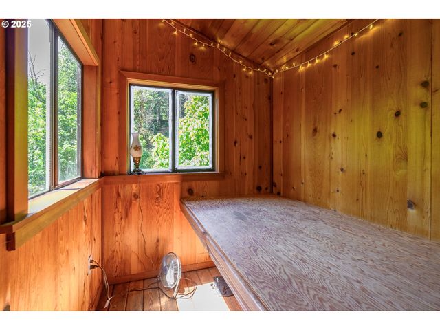 9920 Sw GILBERT CREEK Rd, Willamina, OR 97396