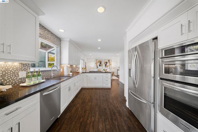 7420 Hansen Dr, Dublin, CA 94568