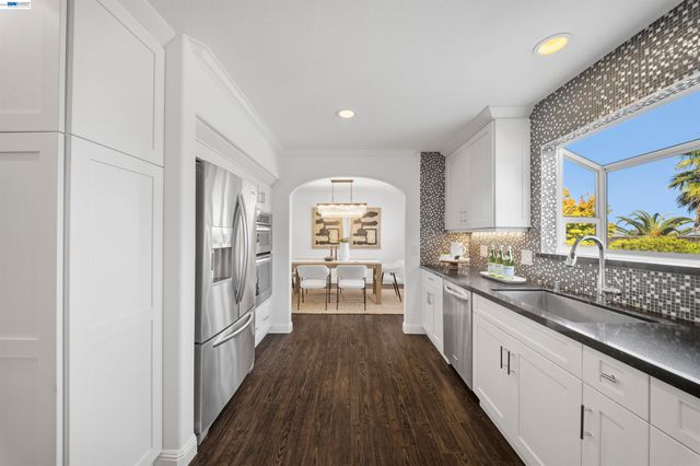 7420 Hansen Dr, Dublin, CA 94568