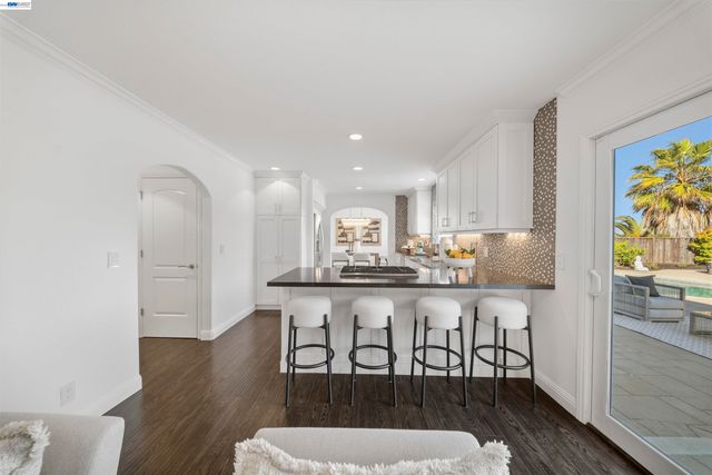 7420 Hansen Dr, Dublin, CA 94568