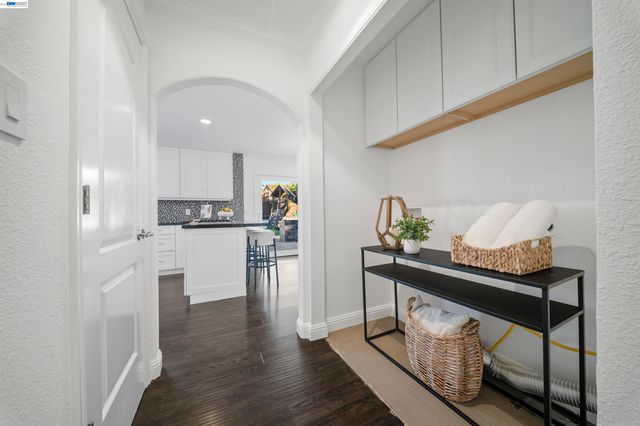 7420 Hansen Dr, Dublin, CA 94568