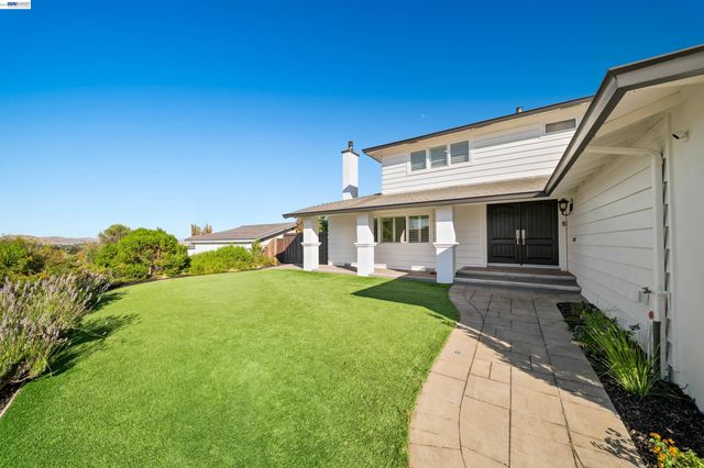 7420 Hansen Dr, Dublin, CA 94568