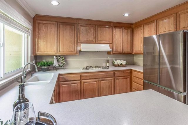 20154 KNOLLWOOD Drive, Saratoga, CA 95070