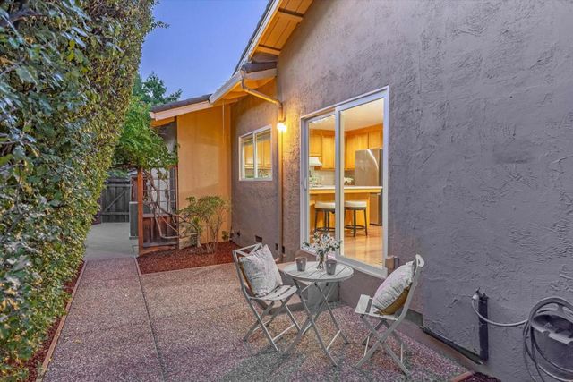 20154 KNOLLWOOD Drive, Saratoga, CA 95070