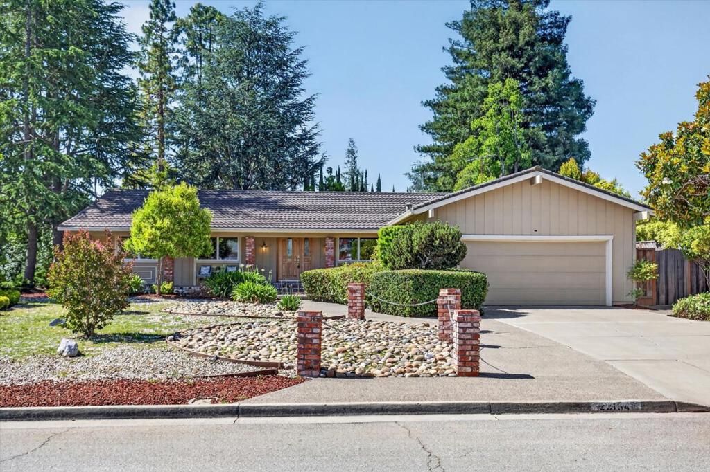 20154 KNOLLWOOD Drive, Saratoga, CA 95070