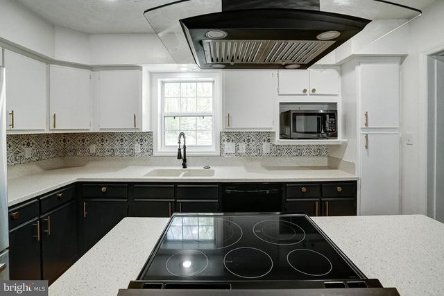 130 OAKLEIGH LN, Bumpass, VA 23024
