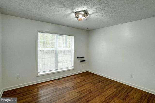 130 OAKLEIGH LN, Bumpass, VA 23024