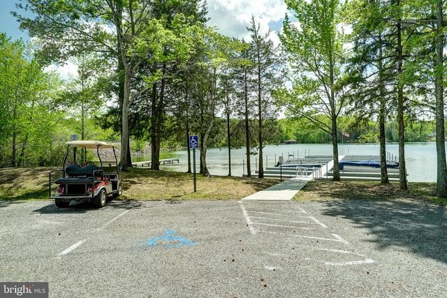 130 OAKLEIGH LN, Bumpass, VA 23024