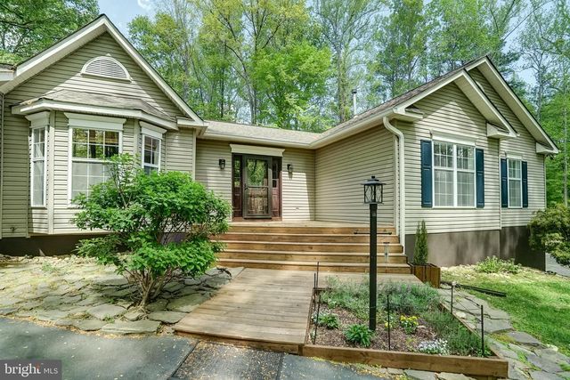 130 OAKLEIGH LN, Bumpass, VA 23024