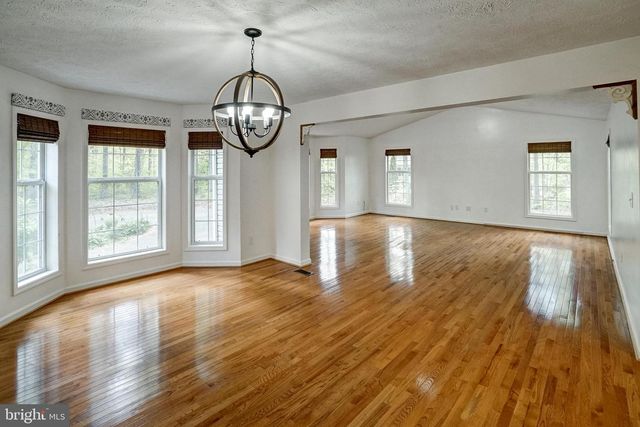 130 OAKLEIGH LN, Bumpass, VA 23024