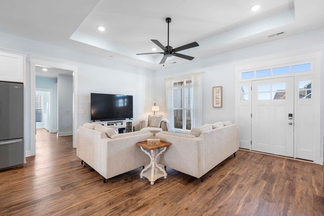 10111 Crookedhorn Ct, Bell Buckle, TN 37020