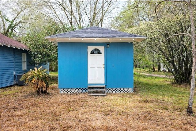 309 E Pine Street, Daisetta, TX 77533