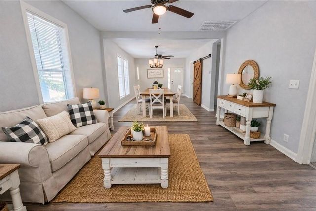 309 E Pine Street, Daisetta, TX 77533