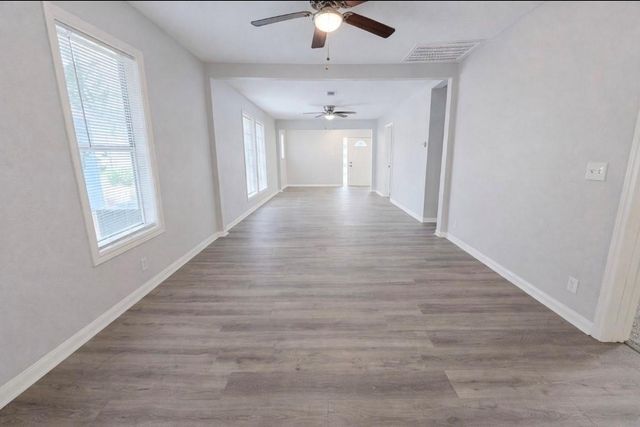 309 E Pine Street, Daisetta, TX 77533