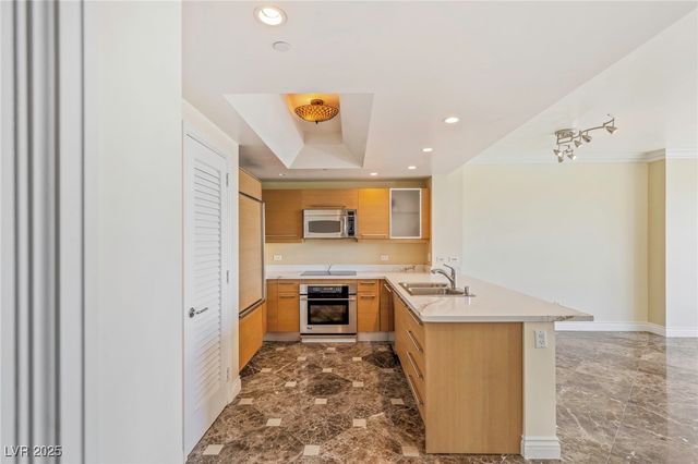 322 Karen Avenue 903, Las Vegas, NV 89109