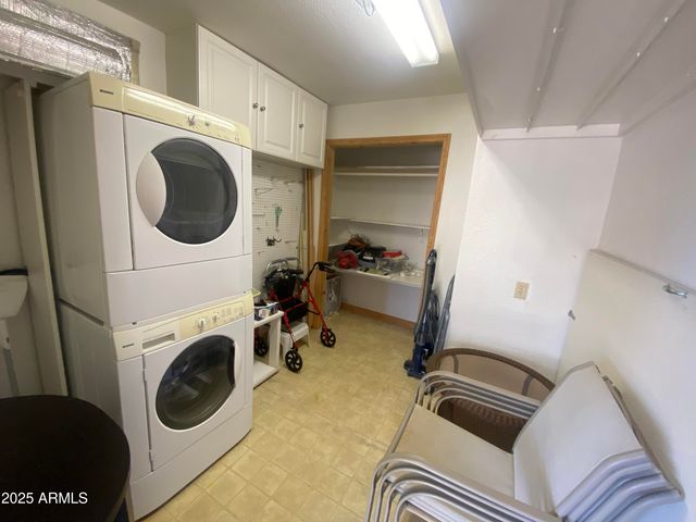 1262 S SHAWNEE Drive, Apache Junction, AZ 85119