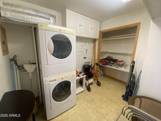 1262 S SHAWNEE Drive, Apache Junction, AZ 85119