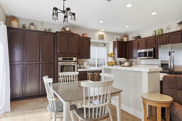 146 Orange Blossom Cir, Folsom, CA 95630